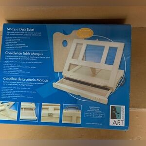 Marquis desk easel